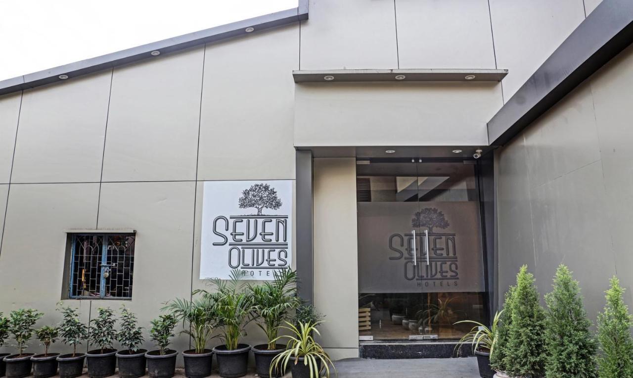 Treebo Trip Seven Olives Andheri Βομβάη Εξωτερικό φωτογραφία